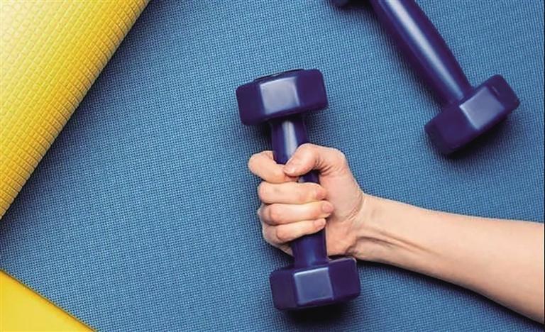 运动目标应, 助下保持平 运动目标应, 助下保持平