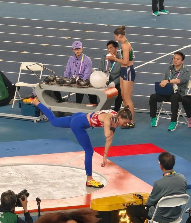 src, amp, 立姣与队友 src, amp, 立姣与队友