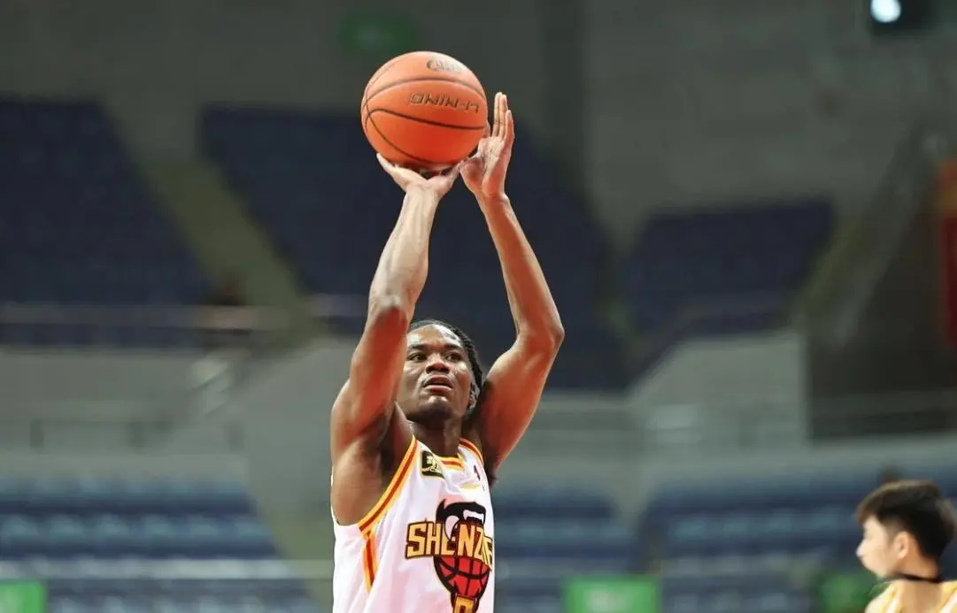 优先续约权, 篮板 优先续约权, 篮板